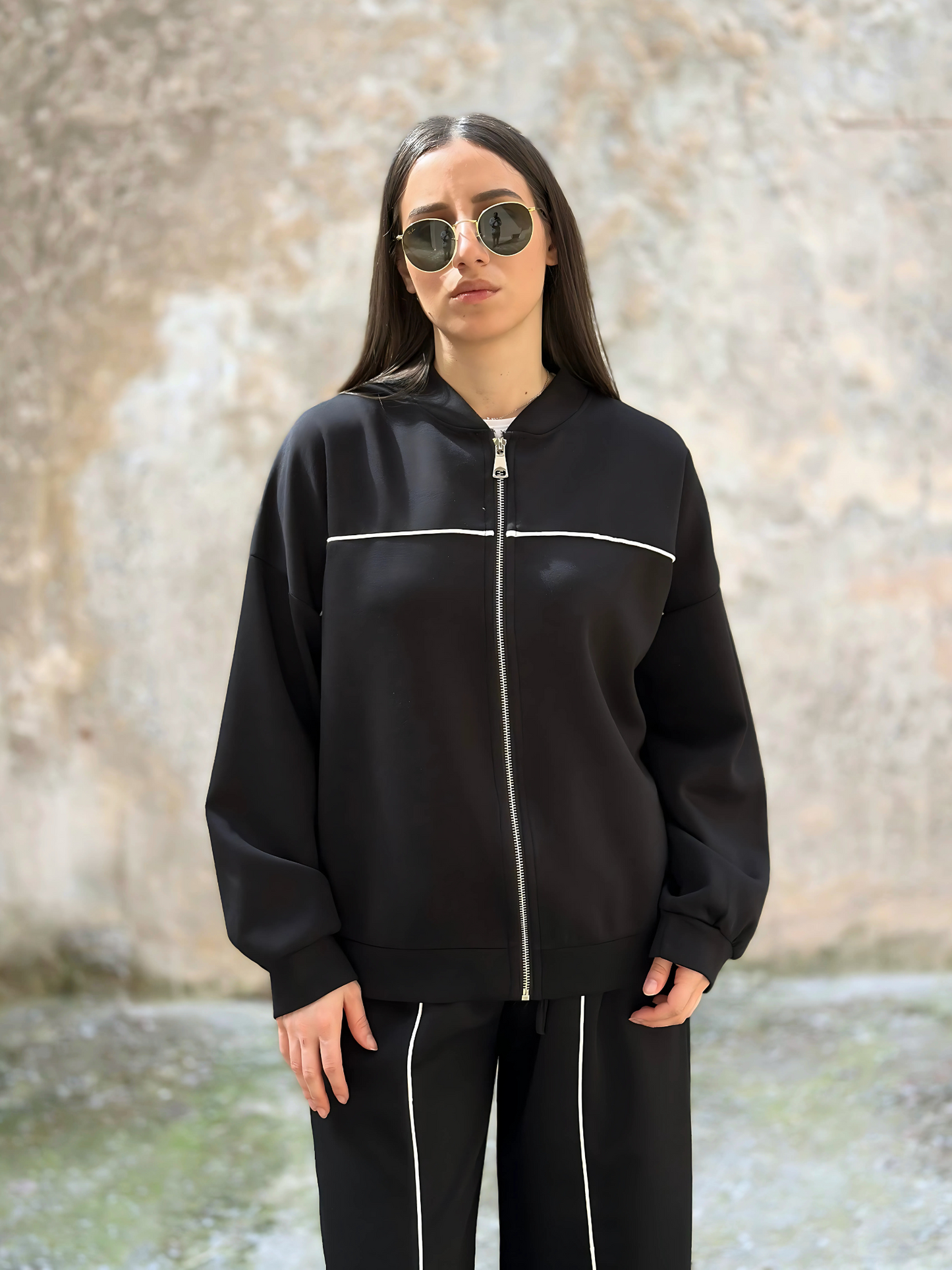 Μαύρο Athleisure Σετ με Ρίγες - Black Athleisure Set with Stipe Details